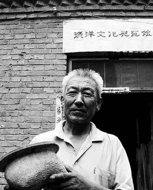 龙振山（考古爱好者）