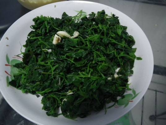 凉拌灰灰菜