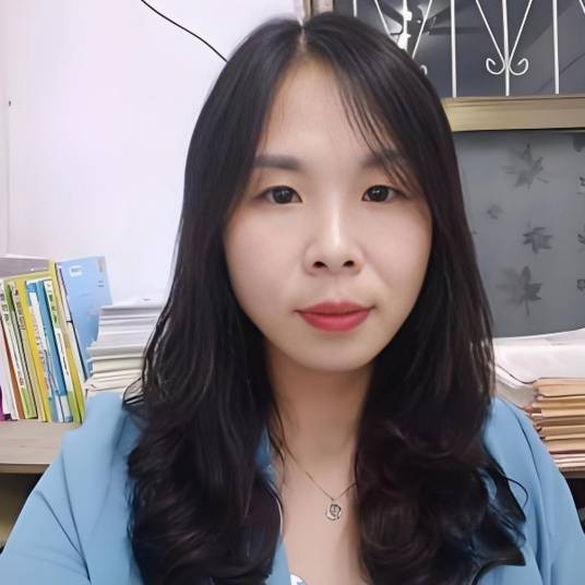 教语文的曾老师