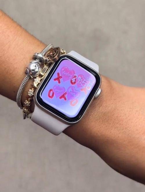 Apple Watch SE（苹果公司推出的智能手表系列）