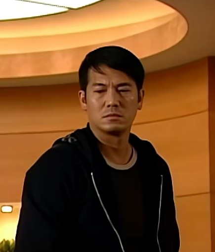 龙锦威