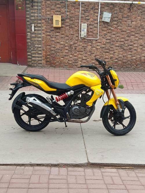 钱江龙摩托车