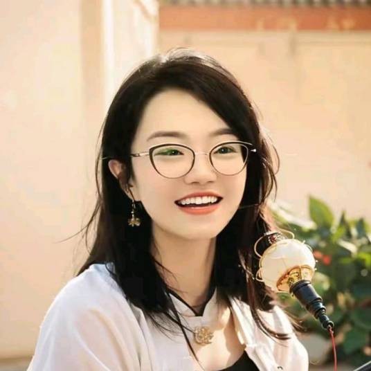 声乐老师黄晶