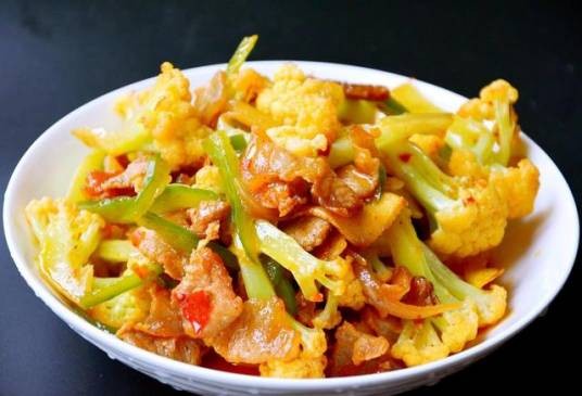 肉片炒菜花