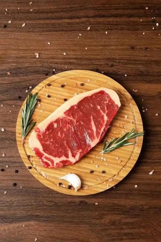 西冷（指牛外脊部位的肉）