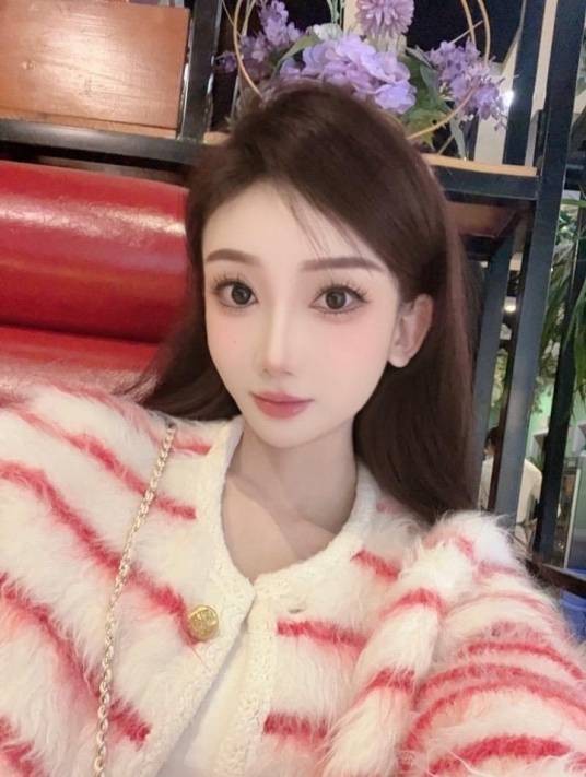 万小艳（新疆舞蹈老师）