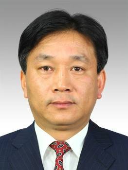 张荣（上海市崇明区政协副主席、党组副书记）