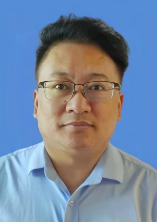 张昂（山东省临沂市河东区商务局党组成员、副局长）