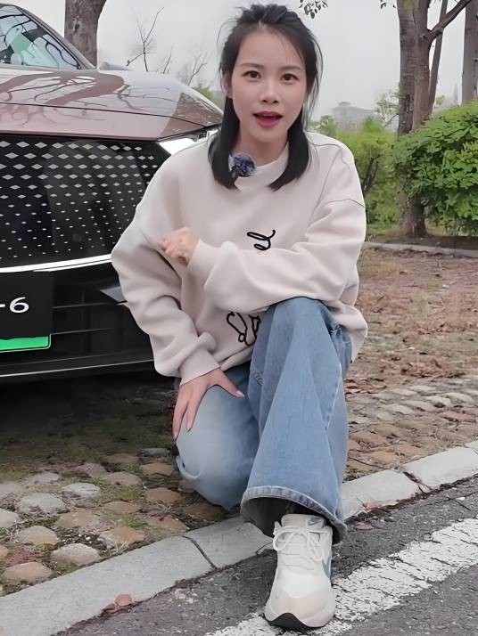 波妹撩车