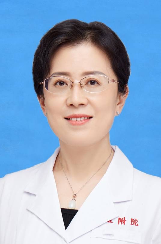姜萍（山东中医药大学附属医院风湿免疫科副主任，教授，主任医师，全国中医临床优秀人才，山东省名中医药专家）