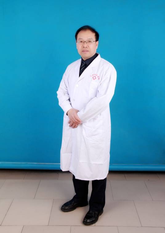 张振立（中信中心医院业务副院长、副主任医师，微创外科专家）