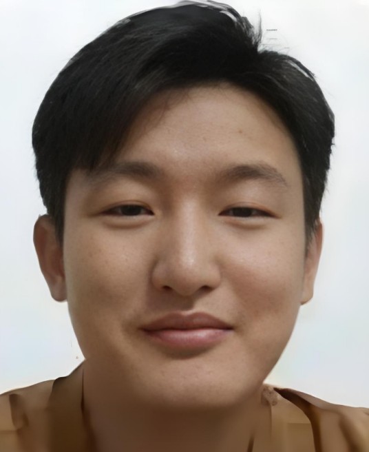 张皓（自称是蓝极速网吧放火事件当事人的男子）