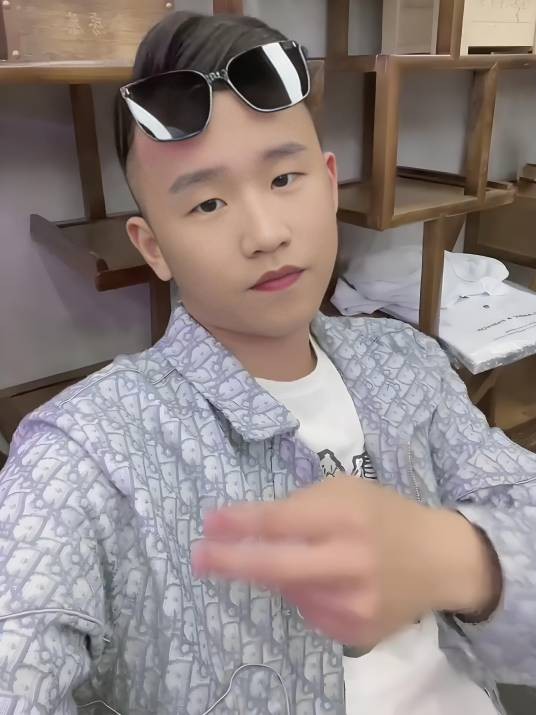 小辉 ( MVP )