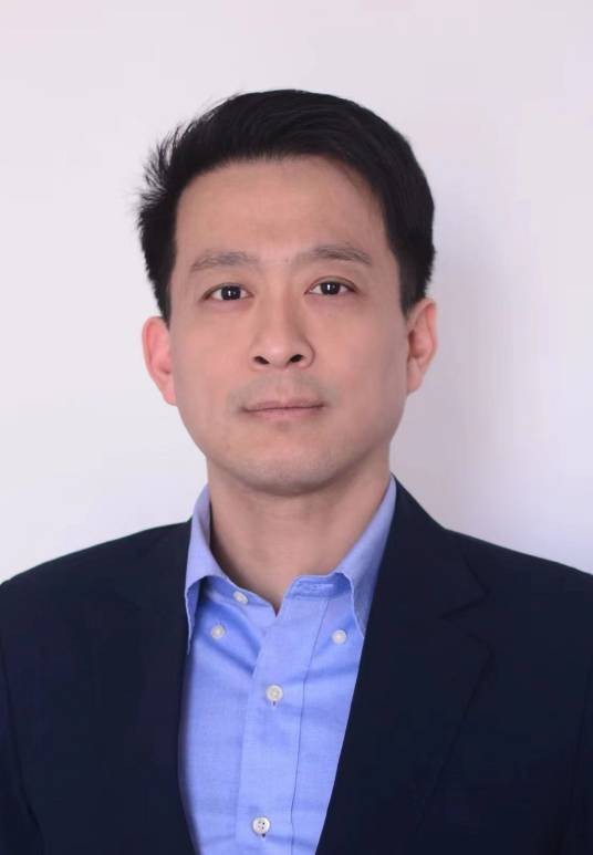 曲强（中央民族大学新闻与传播学院副院长）