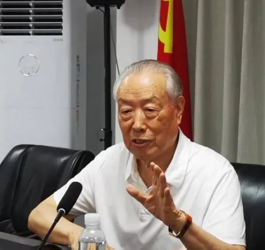 郭炎（原四川省体委主任）