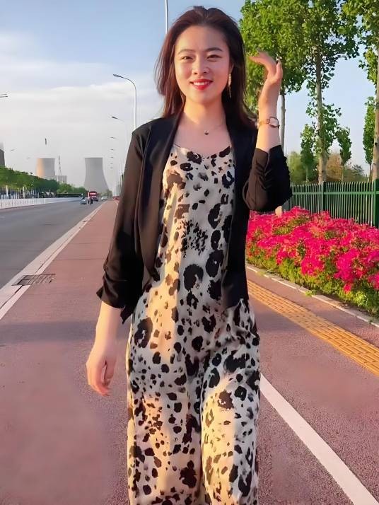 石头姐女装工厂店