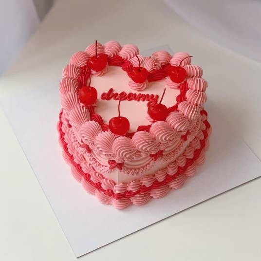奶油生日蛋糕