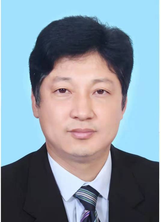 蔡建东（河南大学人文社会研究院院长、基础教育研究院院长、教育学部党委常务副书记）