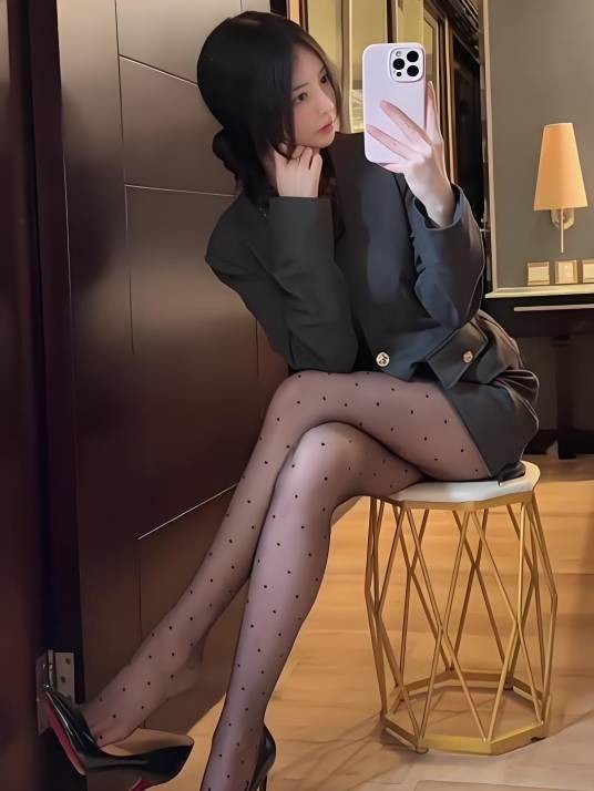 宅妹小妤