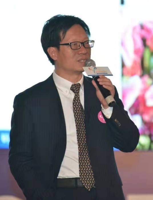 丁龙（欧普照明董事）