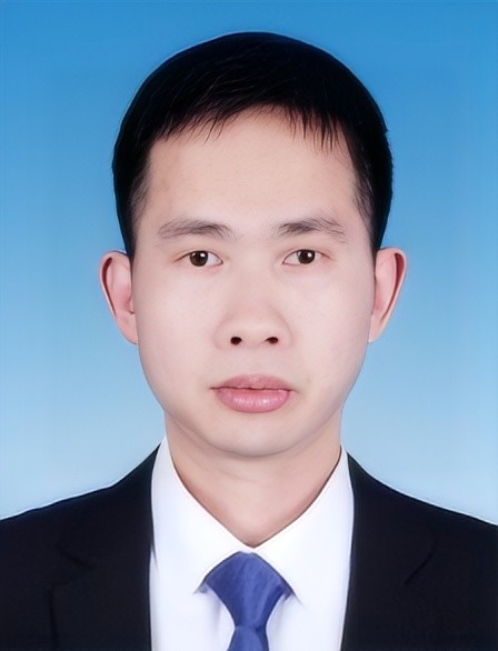 刘华忠（江西省赣州市定南县教育体育局副科级干部）