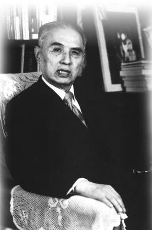 马学良（中央民族大学教授）
