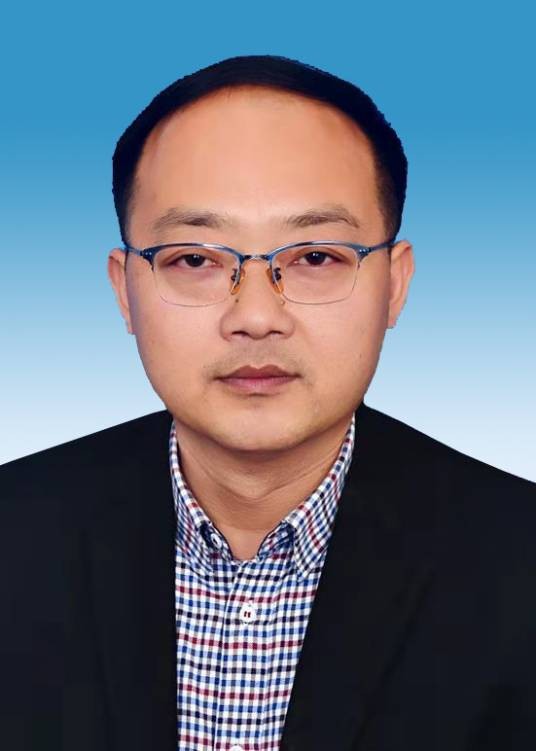陈典(江西省九江市彭泽县政协党组副书记、副主席)