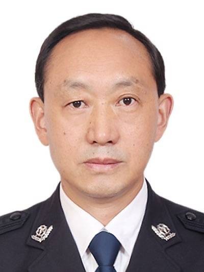 王桂元（阿坝藏族羌族自治州公安局党委委员）