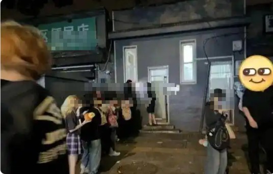 5·19北京胡同厕所成“打卡点”事件