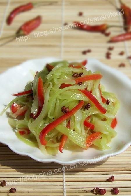 炝拌莴笋丝