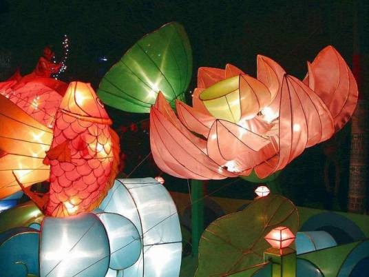 花灯（一种中国传统舞台戏曲艺术）