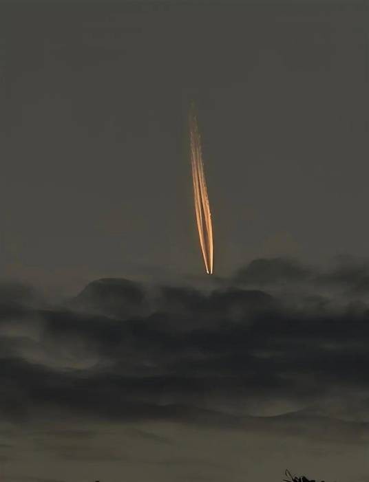 8·23武汉天空不明物体坠落事件