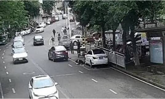 10·2重庆网约车司机撞死散步老人事件