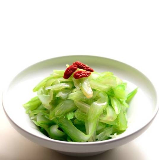 凉拌西芹