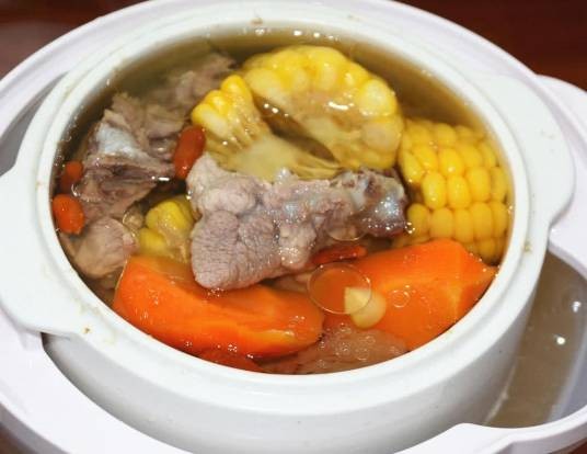 胡萝卜炖排骨