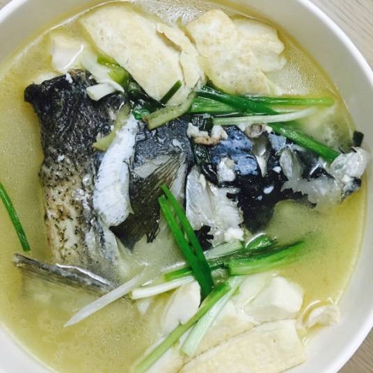 海鲈鱼头豆腐汤