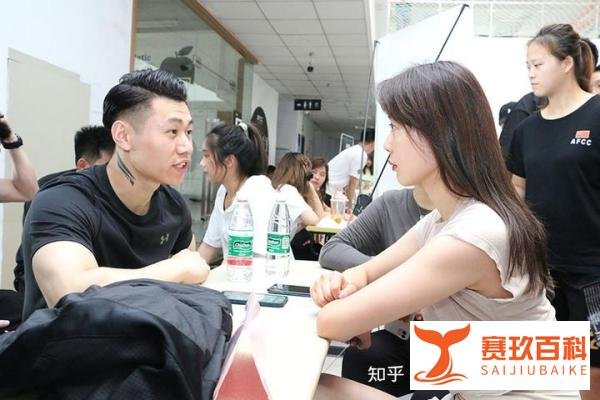健身教练培训学校学费一般都是多少钱呢？