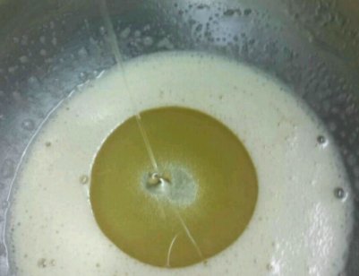 做蛋糕蛋清打不发补救办法