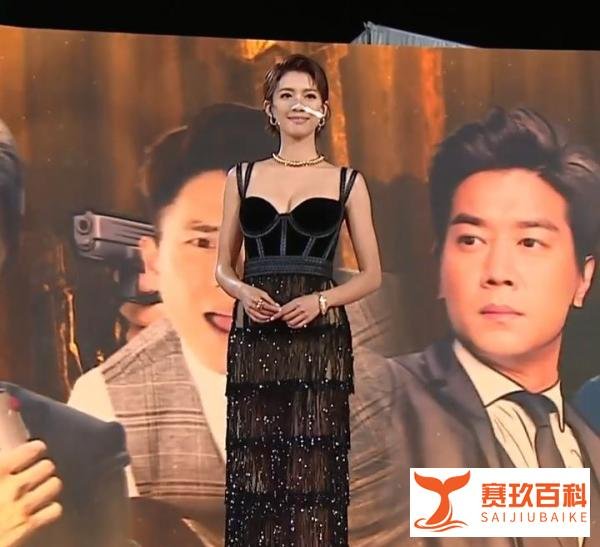 TVB颁奖礼：艺人戴透明口罩起雾还卡肉，视后被嘲“水后”