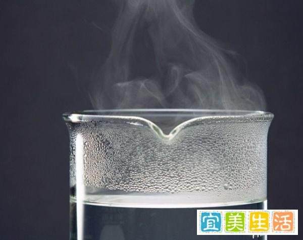 撕不干净的标签,黏糊糊的胶水,4种方法助你轻而易举刮干净