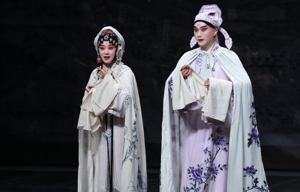 客什么羞涩的成语