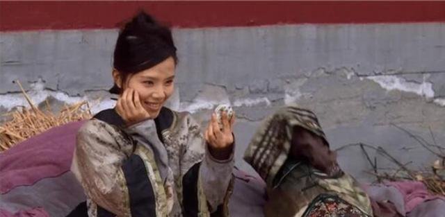 《甄嬛传》中,丽嫔一直都不知为何一夜承宠三次都没能怀孕,这是什么情况?