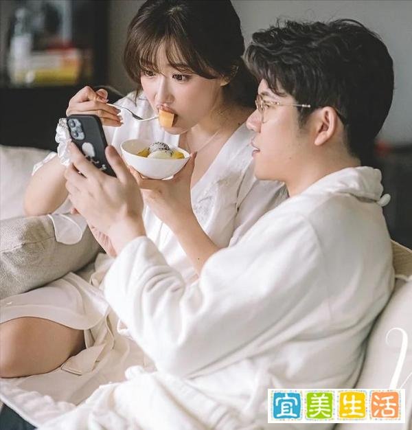 ?人大女神官宣结婚了,男方相貌平平遭网友吐槽,但他却是个富豪