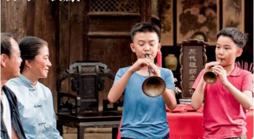 《百鸟朝凤》中焦三爷为何收天鸣为徒?