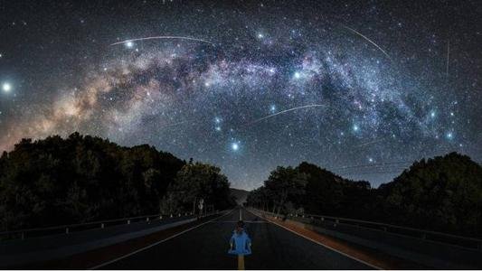 当在中国空间站邂逅英仙座流星雨的时候,是一种什么样的感受?