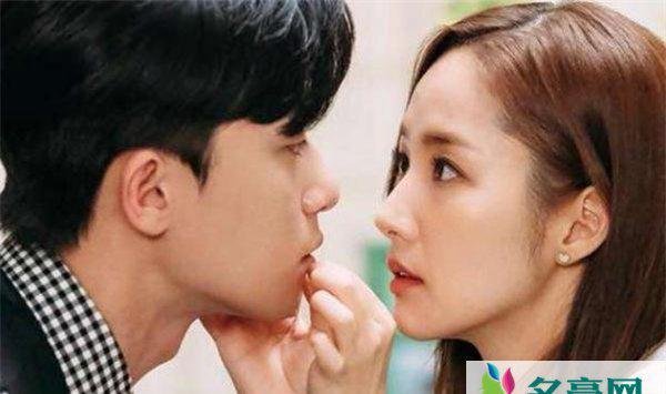 女生说我去吃饭了怎么回复，女生说我去吃饭了是什么意思