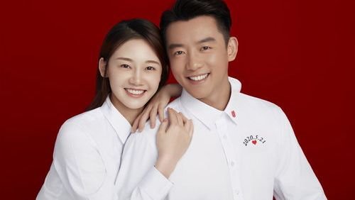 郑恺晒苗苗健身照,隔一天她才回复,我却留意身材,哪像孩子妈?如何看?