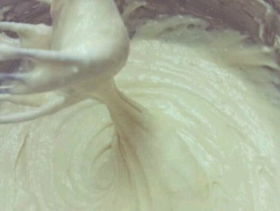 做蛋糕蛋清打不发补救办法