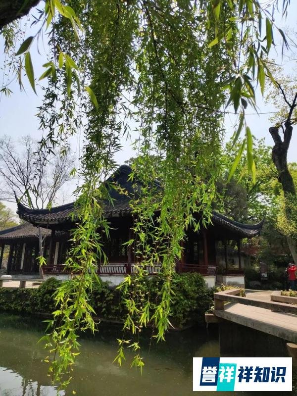 穷在闹市无人问，富在深山有远亲，风光之时人人围，落魄之后无人跟