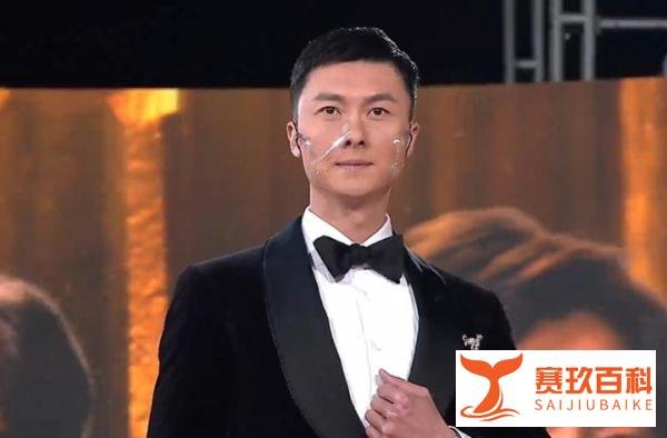 TVB颁奖礼：艺人戴透明口罩起雾还卡肉，视后被嘲“水后”